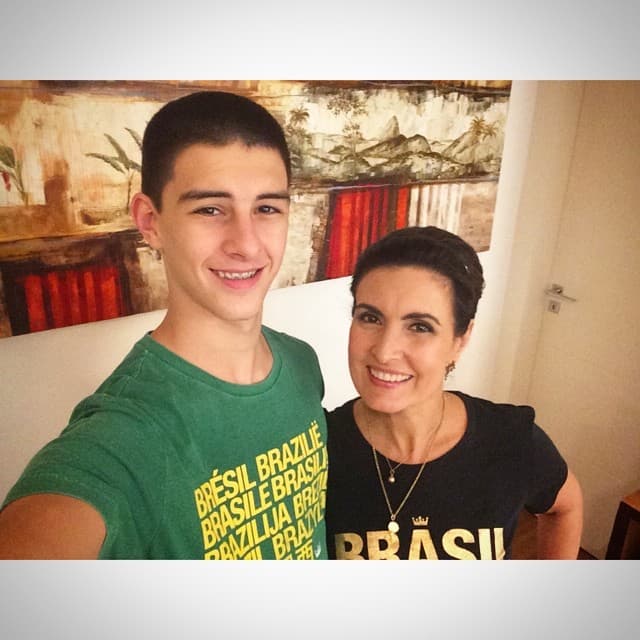 Filho de Fátima e Bonner estaria em depressão com divórcio dos pais