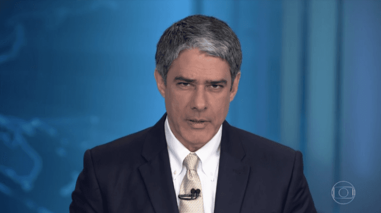 William Bonner usa carro popular para sair com namorada; veja a foto