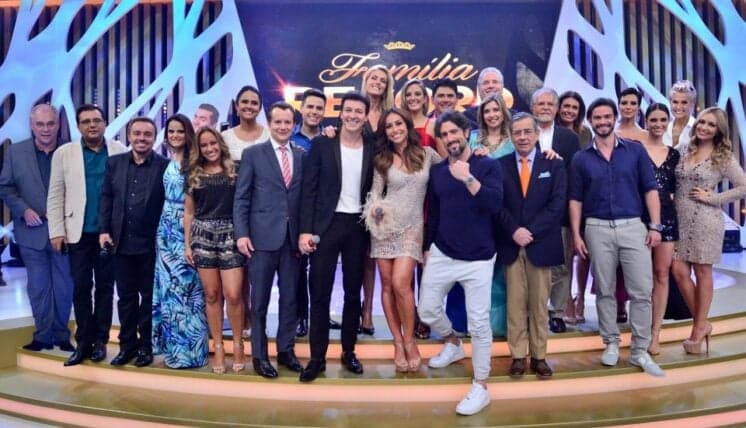 Record marca dia de gravação do especial de fim de ano "Família Record"