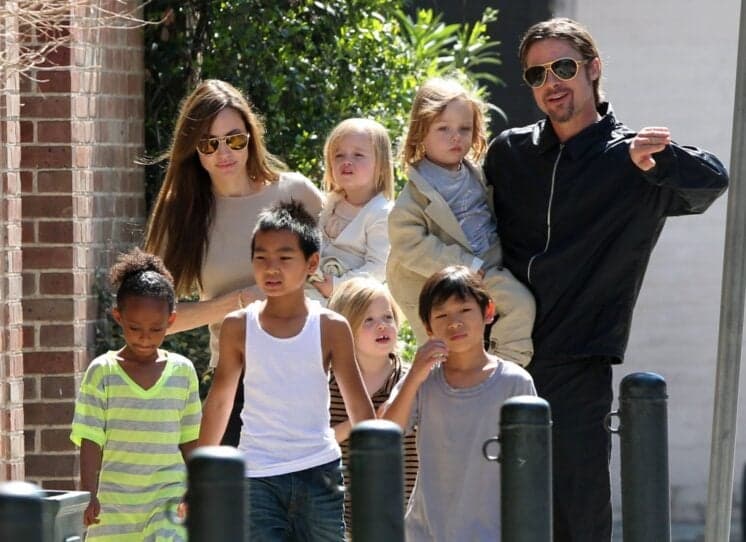 Angelina Jolie consegue guarda dos seis filhos temporariamente