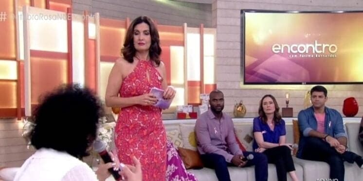 Fátima Bernardes se emociona com história de mulher que superou câncer