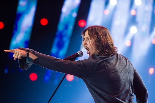 Globo grava embate inicial entre protagonistas de "Rock Story"