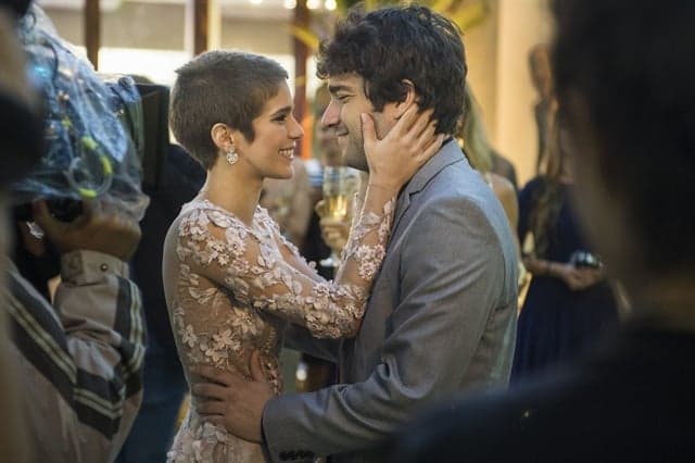Globo escala 50 figurantes para noivado de Tiago e Letícia, com climão em "A Lei do Amor"