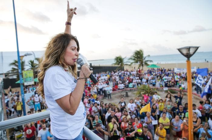 Elba Ramalho participa de marcha contra o aborto: "O que me chama é o amor"