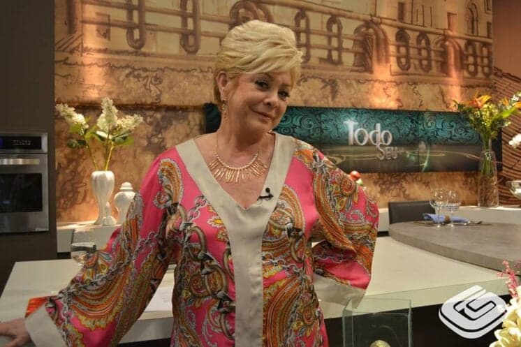 Mesmo fora do ar há seis anos e reclusa, Ione Borges não foi demitida da Gazeta