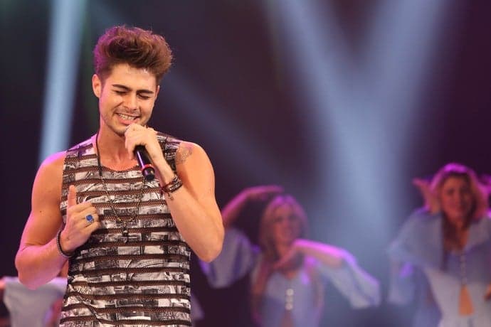 "Rock Story": Após cantar no Faustão, Léo Régis ganha página oficial no Facebook