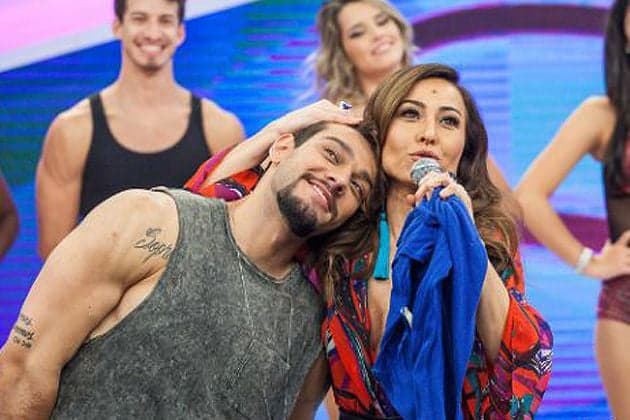 Lucas Lucco diz que casaria com Sabrina Sato