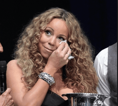 "Tudo acontece por um motivo", explica Mariah Carey sobre fim de noivado