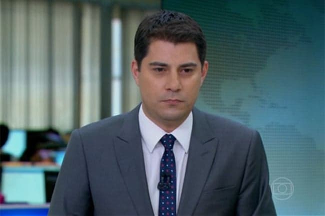 No "Jornal Hoje", Evaristo Costa critica nova onda dos palhaços sinistros: "É falta do que fazer"