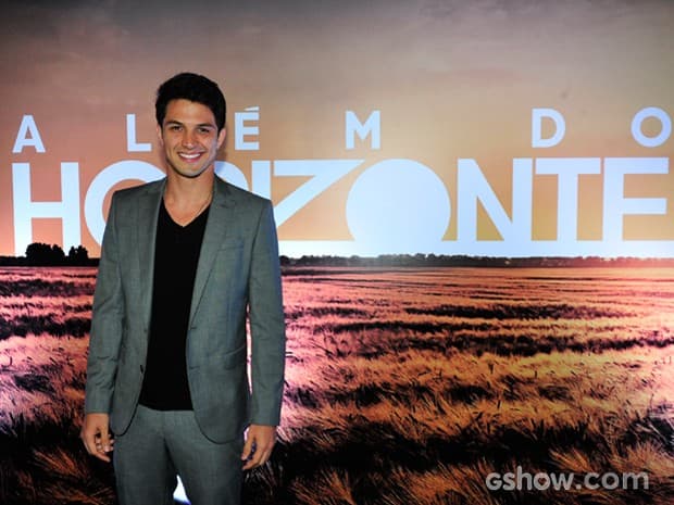 Ator Rômulo Estrela é confirmado em nova novela das seis na Globo