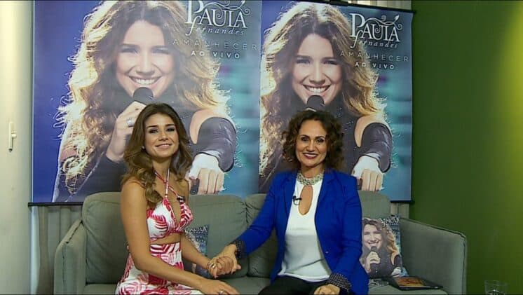 Paula Fernandes diz que nunca foi patricinha e revela que ama passar roupa