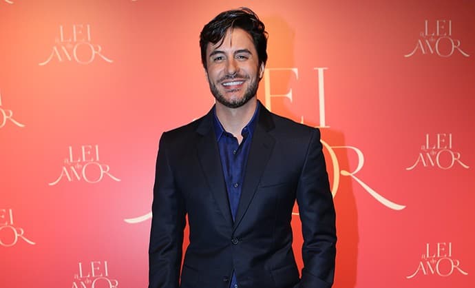Interpretando político em "A Lei do Amor", Ricardo Tozzi afirma: "passou de vereador, já se corrompeu"