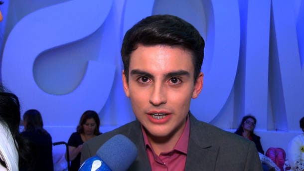 Apresentador do SBT se declara para Maisa e Larissa Manoela: "Fazem o meu tipo"