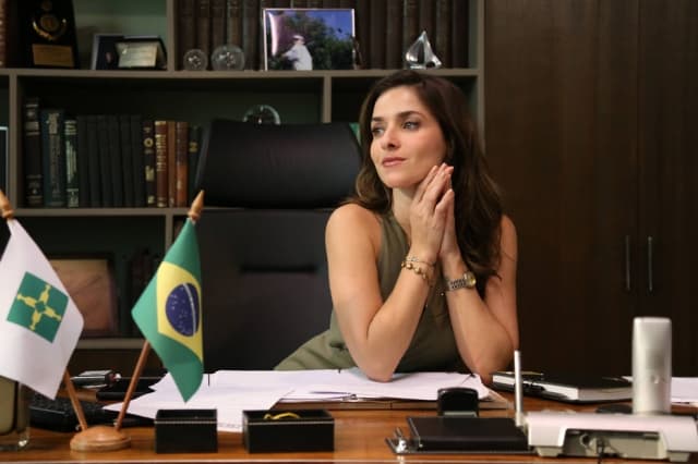 Monique Alfradique estreia nova série no "Multishow"
