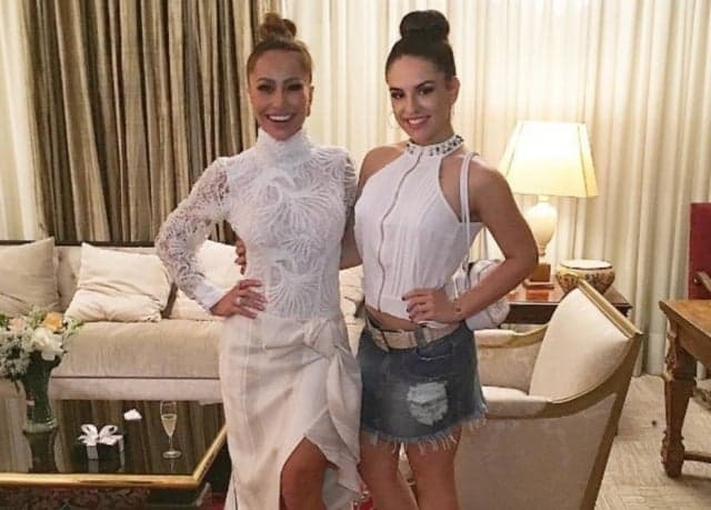 Kéfera é motivo de piada após aparecer com look simples ao lado de celebridades