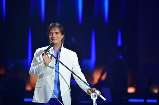 Confira os grandes nomes que participaram do "Especial Roberto Carlos" de 2016