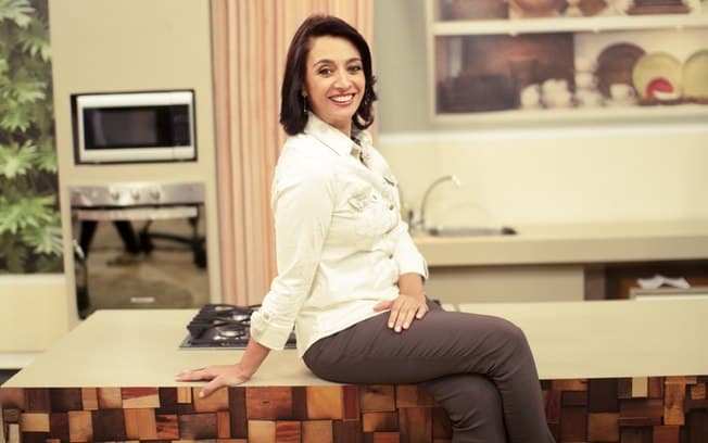 Cátia Fonseca fala de sucesso no YouTube e concorrência com o Fofocando do SBT: "Torço para que tudo dê certo pra eles"