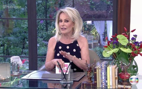 Ana Maria Braga curte férias em família nos EUA