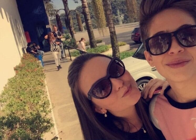 "Casaria aos 22 anos", revela Larissa Manoela, que tem a mãe como inspiração
