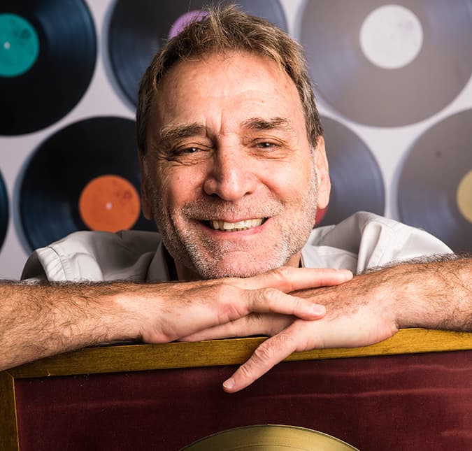 "É um grito de liberdade", diz Herson Capri sobre "Rock Story"