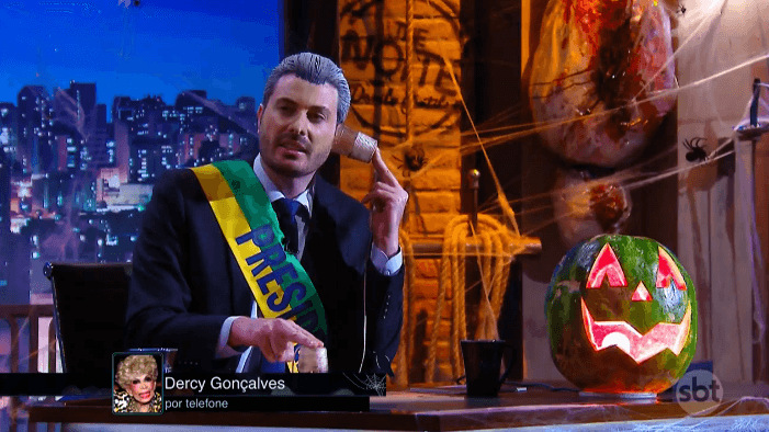Danilo Gentili faz ligação para Dercy Gonçalves direto do além