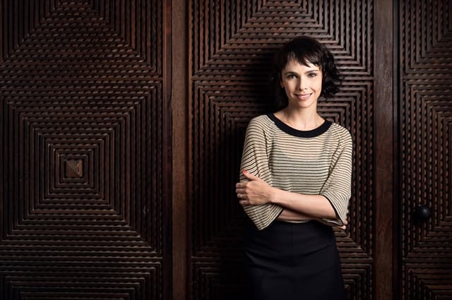 "Nem dá tempo para pensar em mais", diz Débora Falabella sobre filhos com Murilo Benício