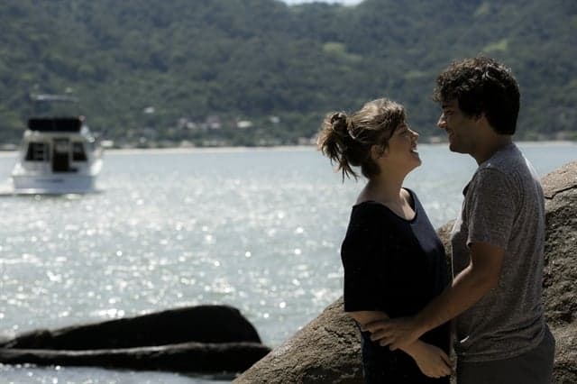 "A Lei do Amor": Isabela e Tiago terão noite de amor intensa antes de atentado