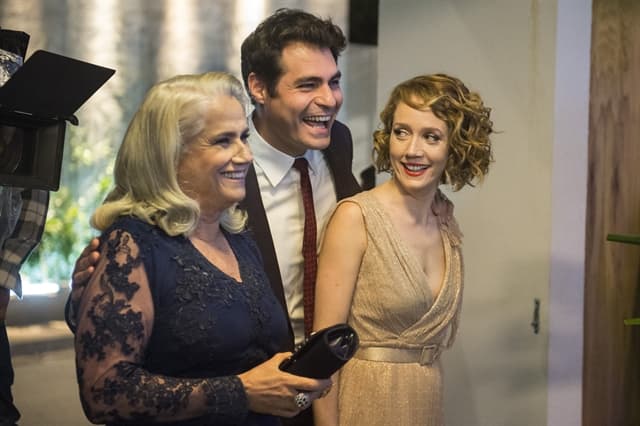 "A Lei do Amor": Magnólia e Ciro são amantes há mais de 20 anos
