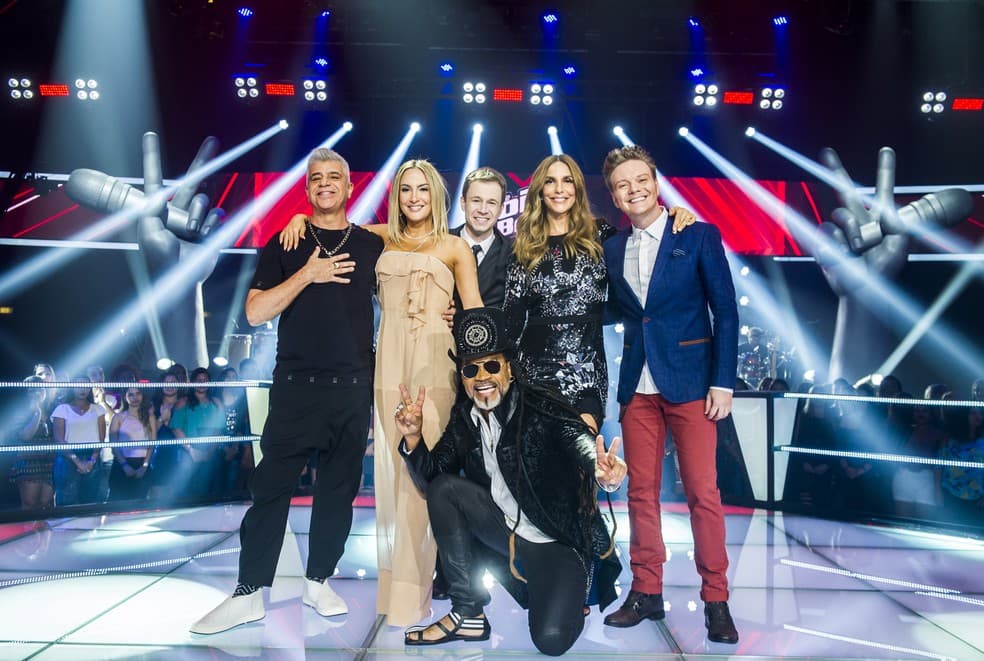 Equipe de jurados do "The Voice Brasil" e o apresentador Tiago Leifer (Foto: Divulgação) Equipe de jurados do "The Voice Brasil" e o apresentador Tiago Leifer (Foto: Divulgação)
