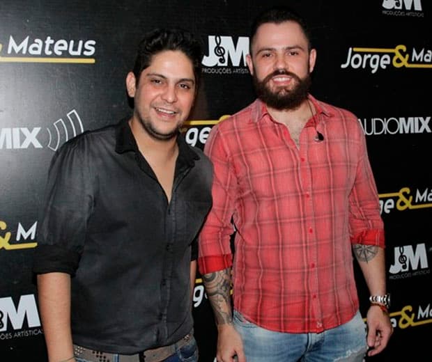 Jorge, da dupla com Mateus, tem problema em avião e cancela viagem: "Aviso de Deus"