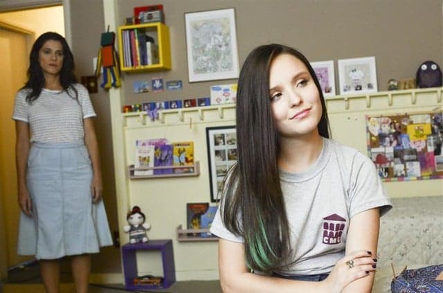 Larissa Manoela publica foto vestida de índia: "Respeito"