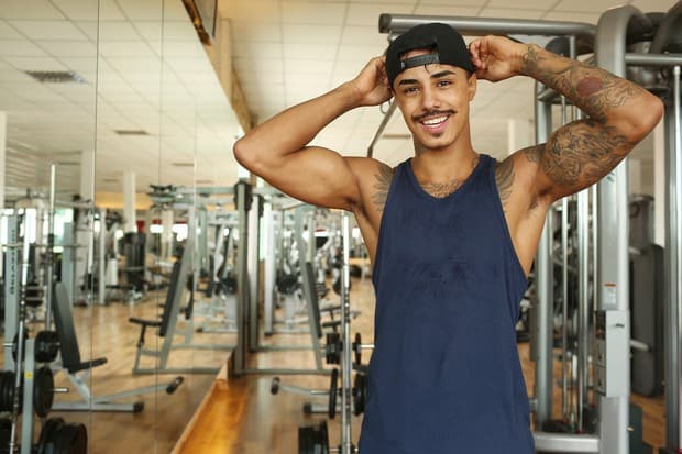 MC Livinho nega ter quebrado camarim após show