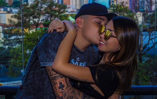 MC Gui posta foto e parece ter voltado com a ex: "Te amo"