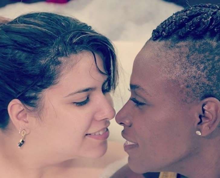 Cantora Neném, dupla de Pepê, está grávida