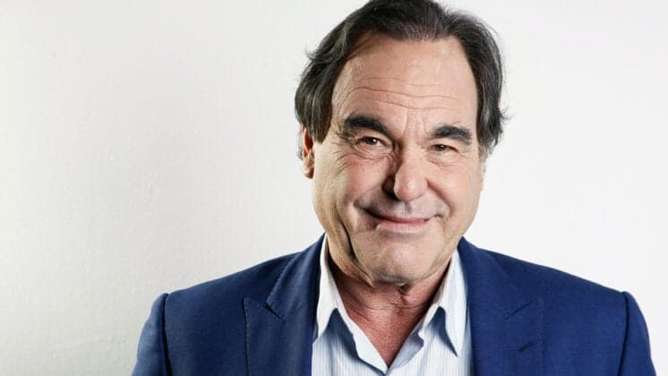 Ganhador de três Oscar, Oliver Stone vem ao Brasil e visita Lula: “É um processo sujo”
