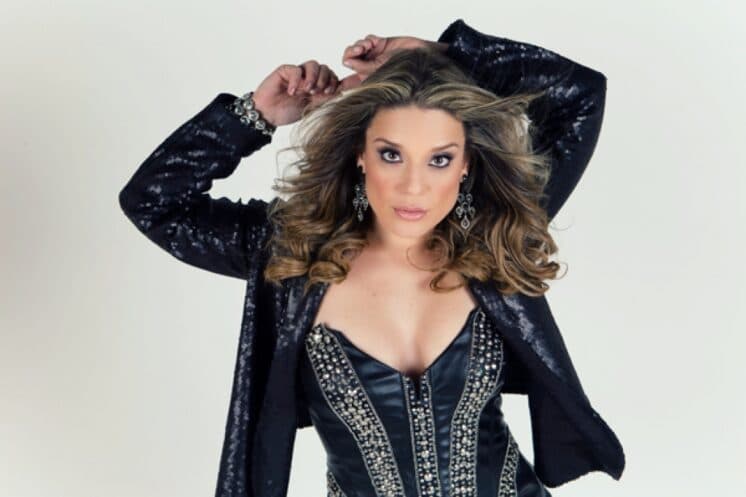 Ex-"Zorra Total", Helga Nemeczyk entra em "Rock Story" e será rival de Viviane Araújo
