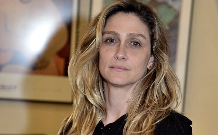 Vencedora do Emmy em 2014, Amora Mautner fala sobre indicação de "A Regra do Jogo" ao prêmio