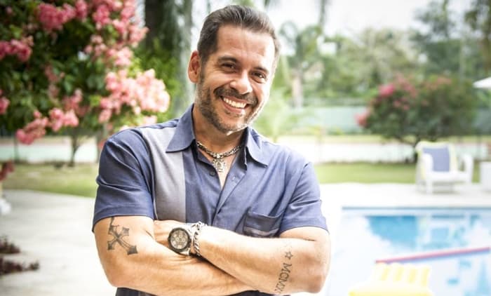 Em forma, Leandro Hassum dispensa dublê em cena de risco de nova série