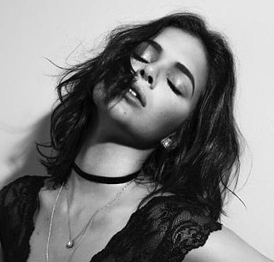 Neymar comenta foto de Bruna Marquezine e se declara: "te amo"