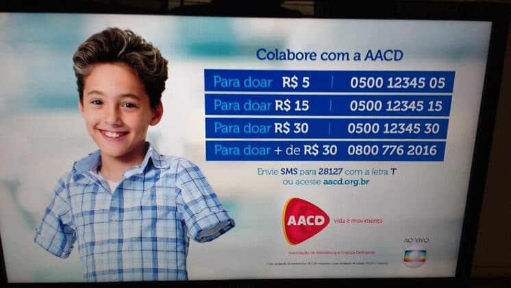 Globo surpreende e divulga números do Teleton, do SBT, no "É De Casa"