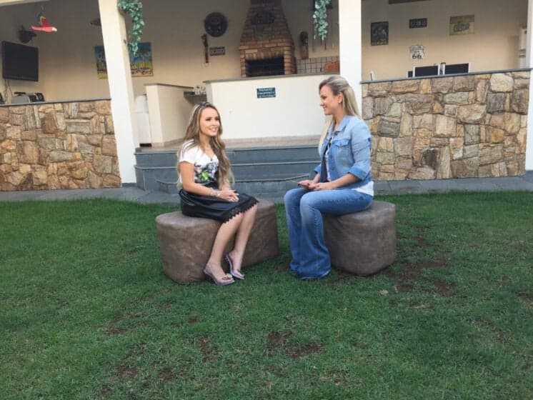 Eliana visita a casa de Larissa Manoela; veja fotos
