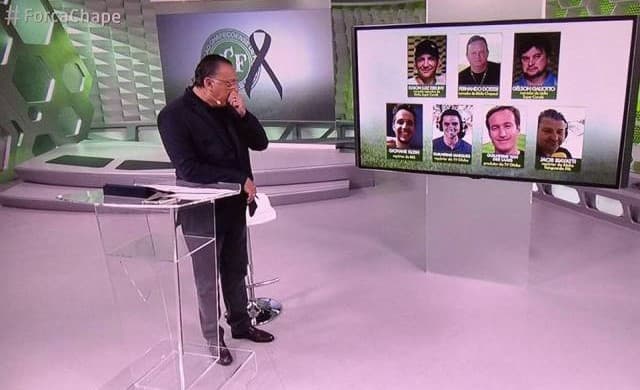 Galvão Bueno se emociona ao narrar velório em Chapecó