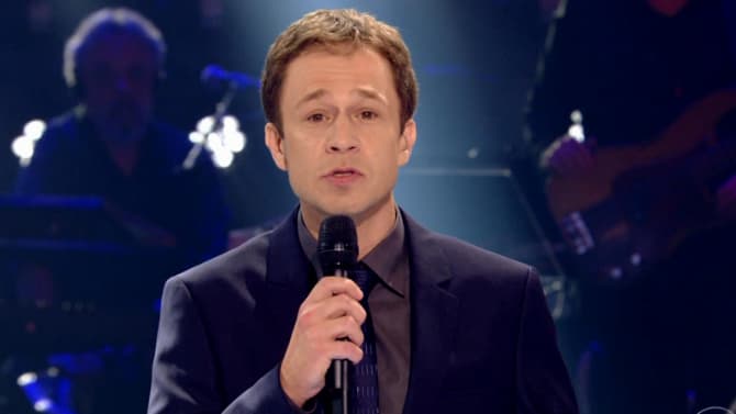 Tiago Leifert homenageia Chapecoense no "The Voice" e gera polêmica
