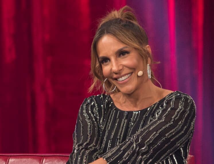 Ivete Sangalo posta foto com as irmãs e surpreende com semelhança