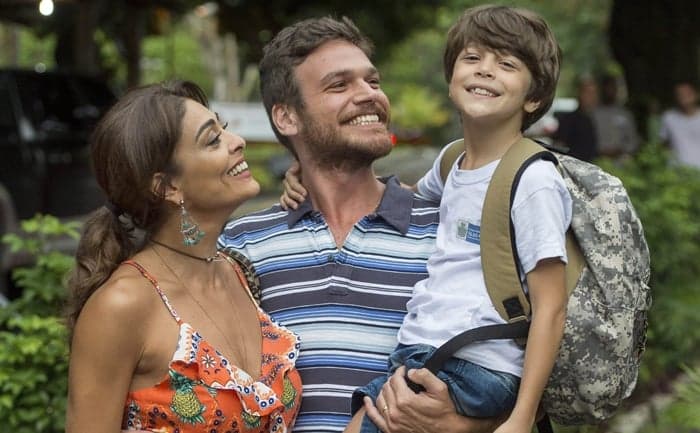Globo usa truque em "A Força do Querer" para poupar ator mirim em cena de confusão