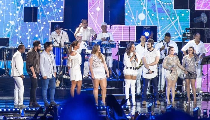 Com encontro inédito no palco, "Show da Virada" celebra a chegada de 2017