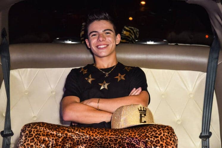Após fim de namoro, Larissa Manoela se reaproxima do ex, Thomaz Costa
