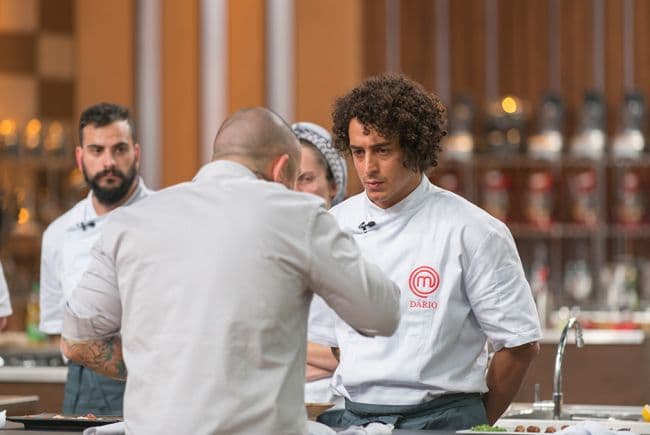 Participante eliminado manda indireta para jurado Fogaça, do "MasterChef"