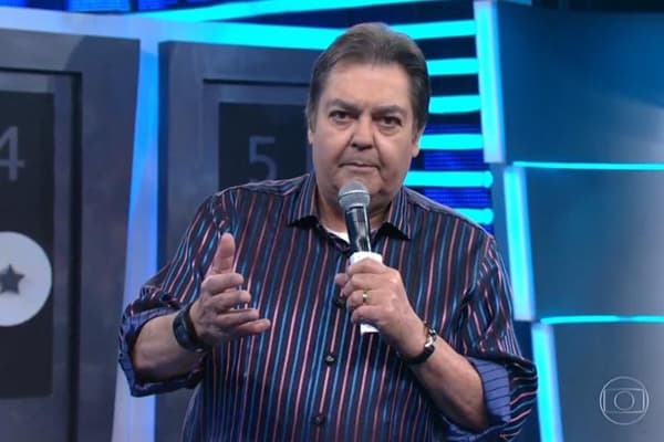 Faustão surpreende ao se emocionar em homenagem a Chapecoense; assista!