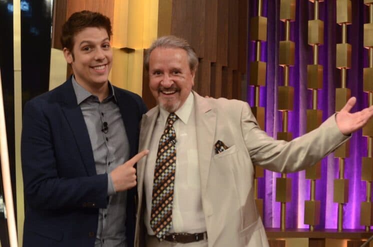 “Nós éramos uma família, todos concentrados, até que o Roberto começou a fazer coisas erradas”, declara Carlos Villagrán